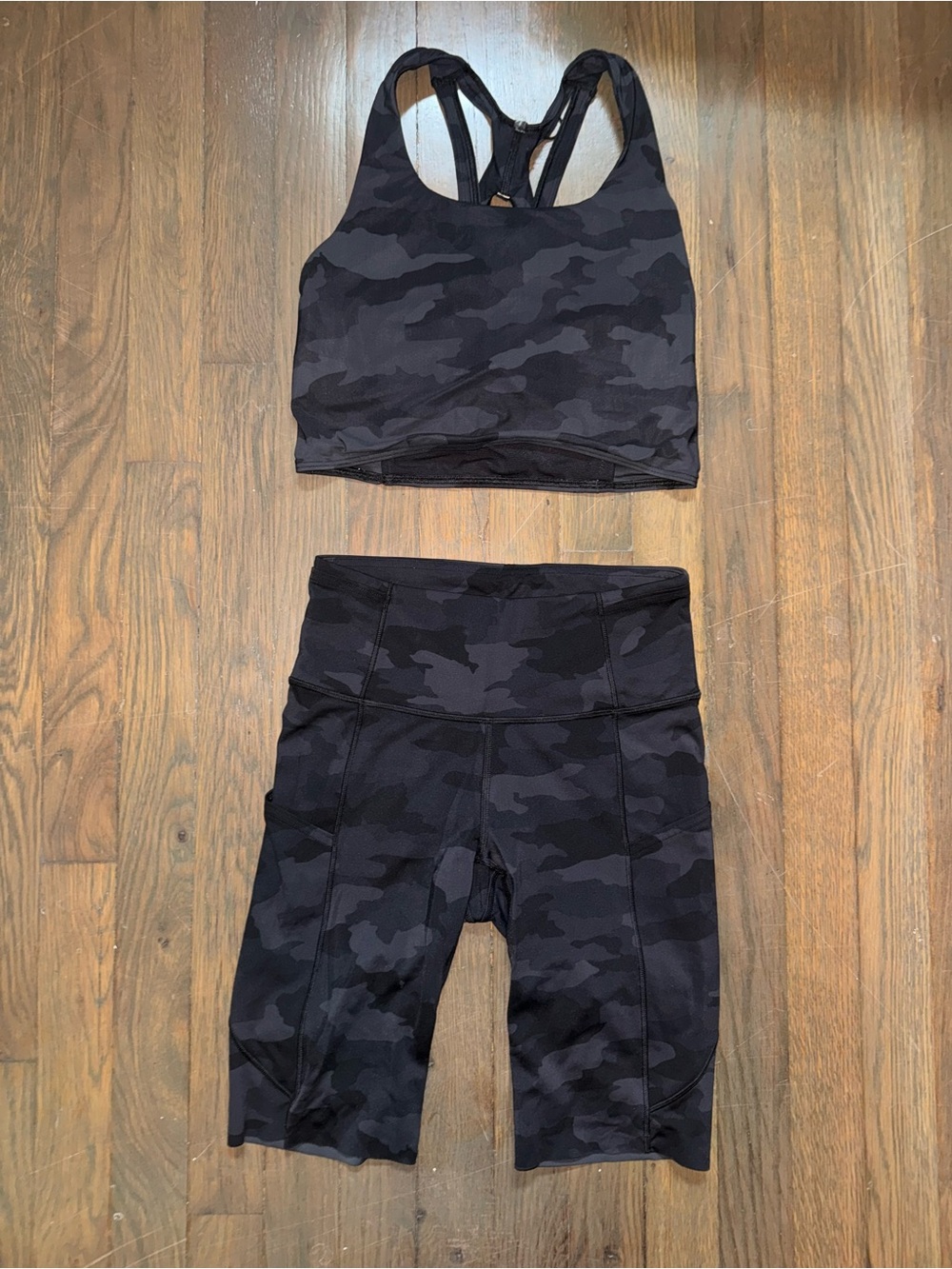 Lululemon Black Camo Active Bike Shorts - fast n free 7 pockets